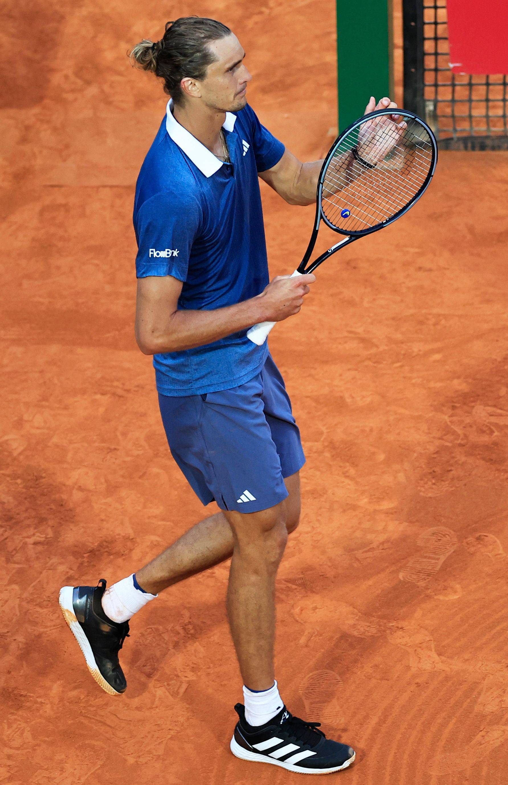 关于西班牙网球队逆转美国网球队,兹维列夫惊艳世界的信息 关于西班牙网球队逆转美国网球队,兹维列夫惊艳世界的信息