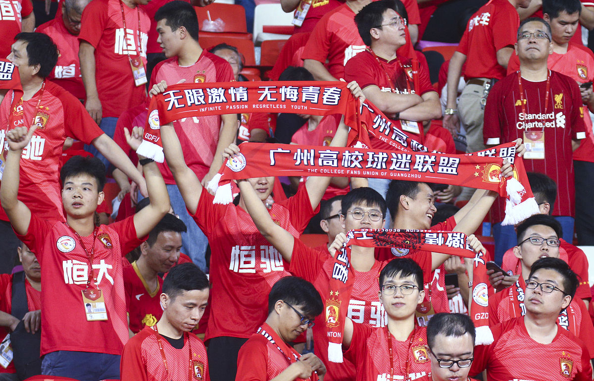 开云官网-球员在比赛中绝杀对手，成为赛场英雄的简单介绍