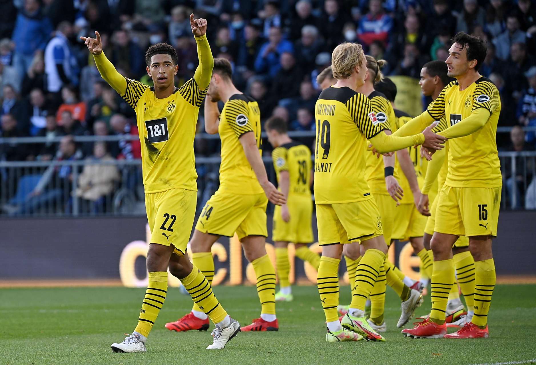 关于多特蒙德主场击溃汉堡,稳居积分榜前列的信息 关于多特蒙德主场击溃汉堡,稳居积分榜前列的信息