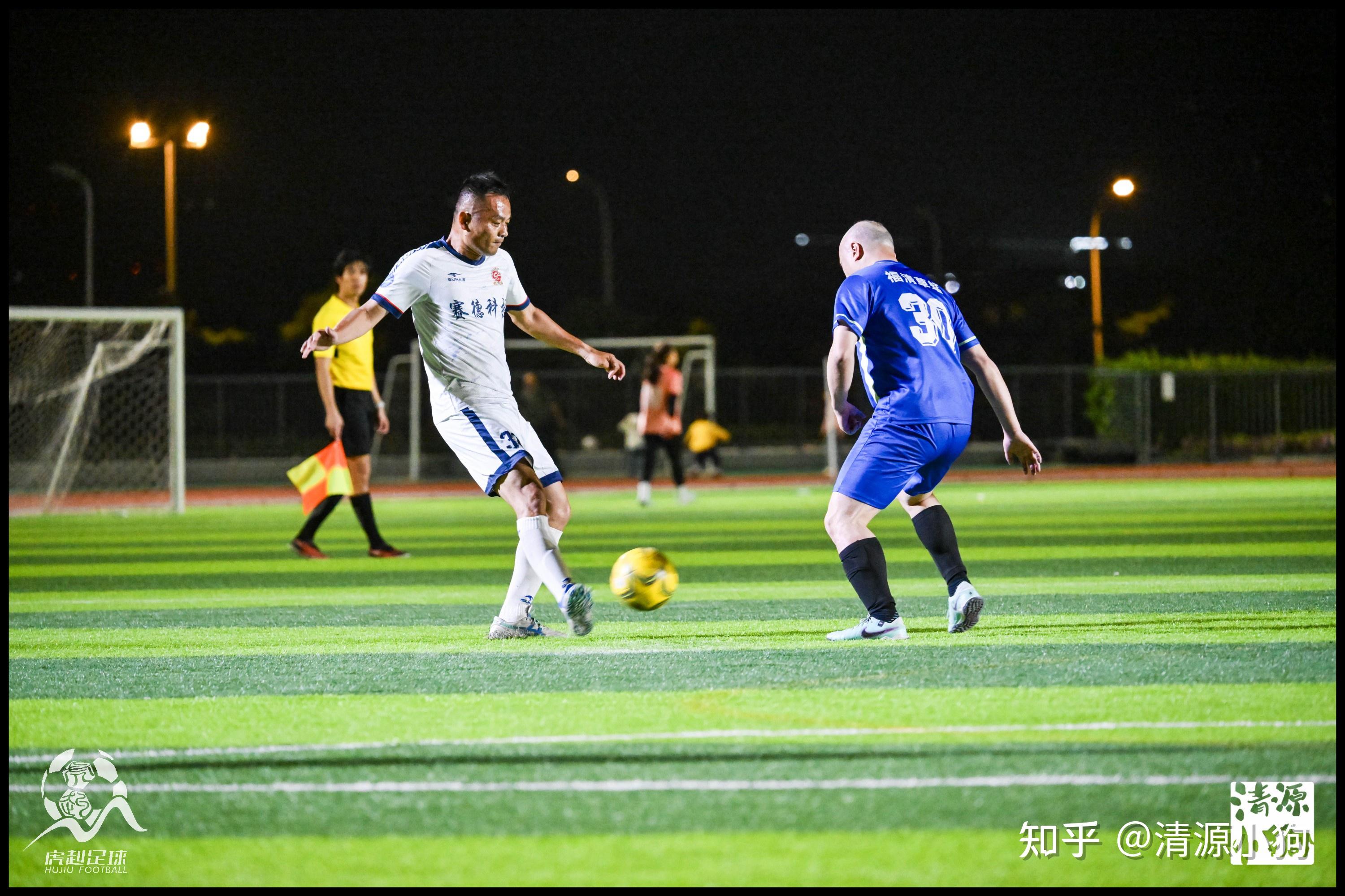 开云sport-球队踢出精彩比赛,球员奋力拼搏,互动不断