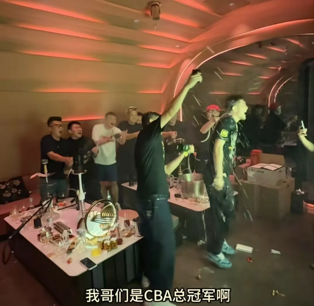 开云体育在线-金牌选手欢呼庆祝,激动人心场面的简单介绍