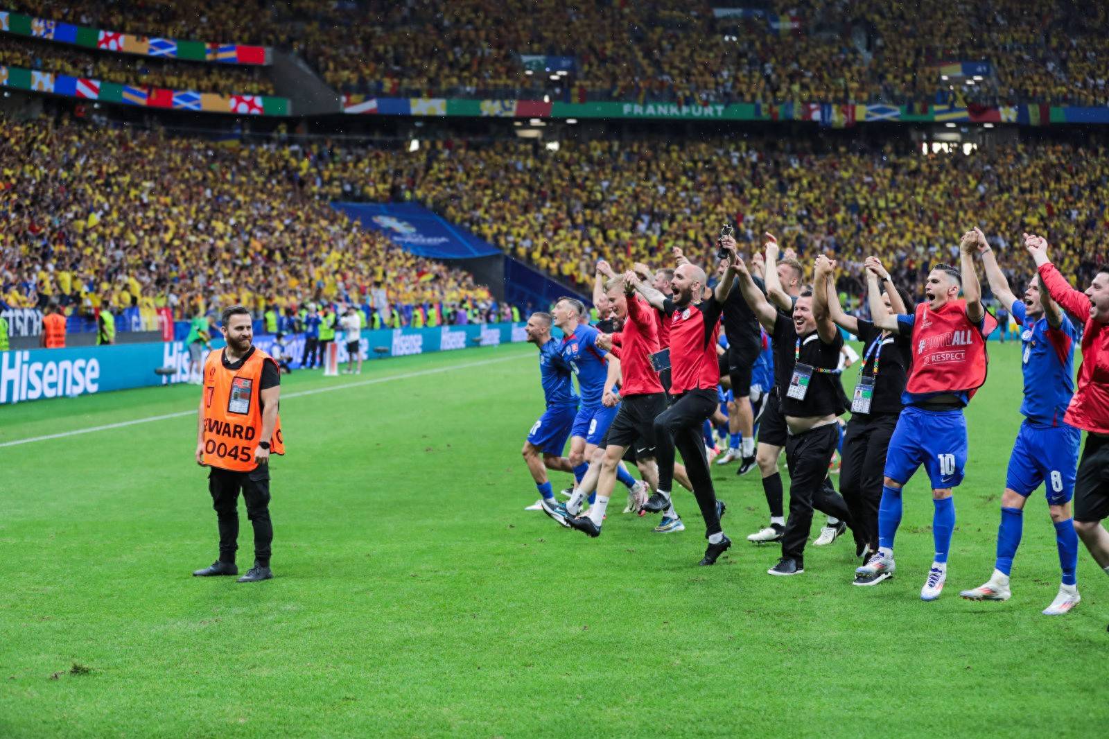 斯洛伐克队:备战欧洲杯预选赛,全力以赴的简单介绍 斯洛伐克队:备战欧洲杯预选赛,全力以赴的简单介绍