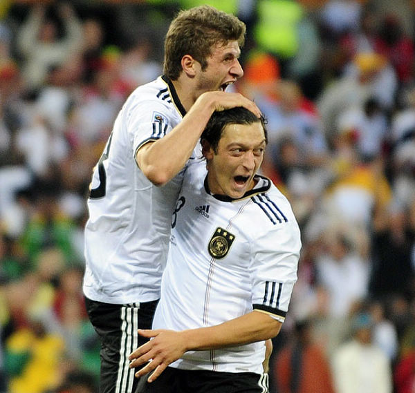 德国队力克韩国队，黄鸭组合高光表现的简单介绍