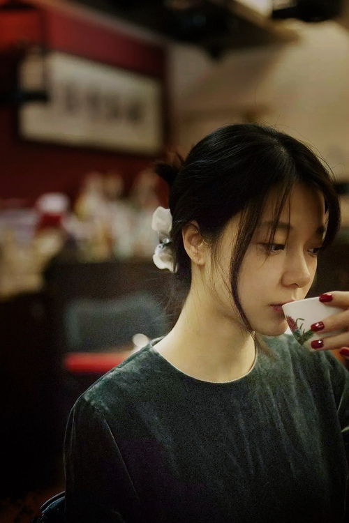 秘鲁对阵多特蒙德,奥纳纳一夫当关,巨星光芒照亮友谊赛之夜