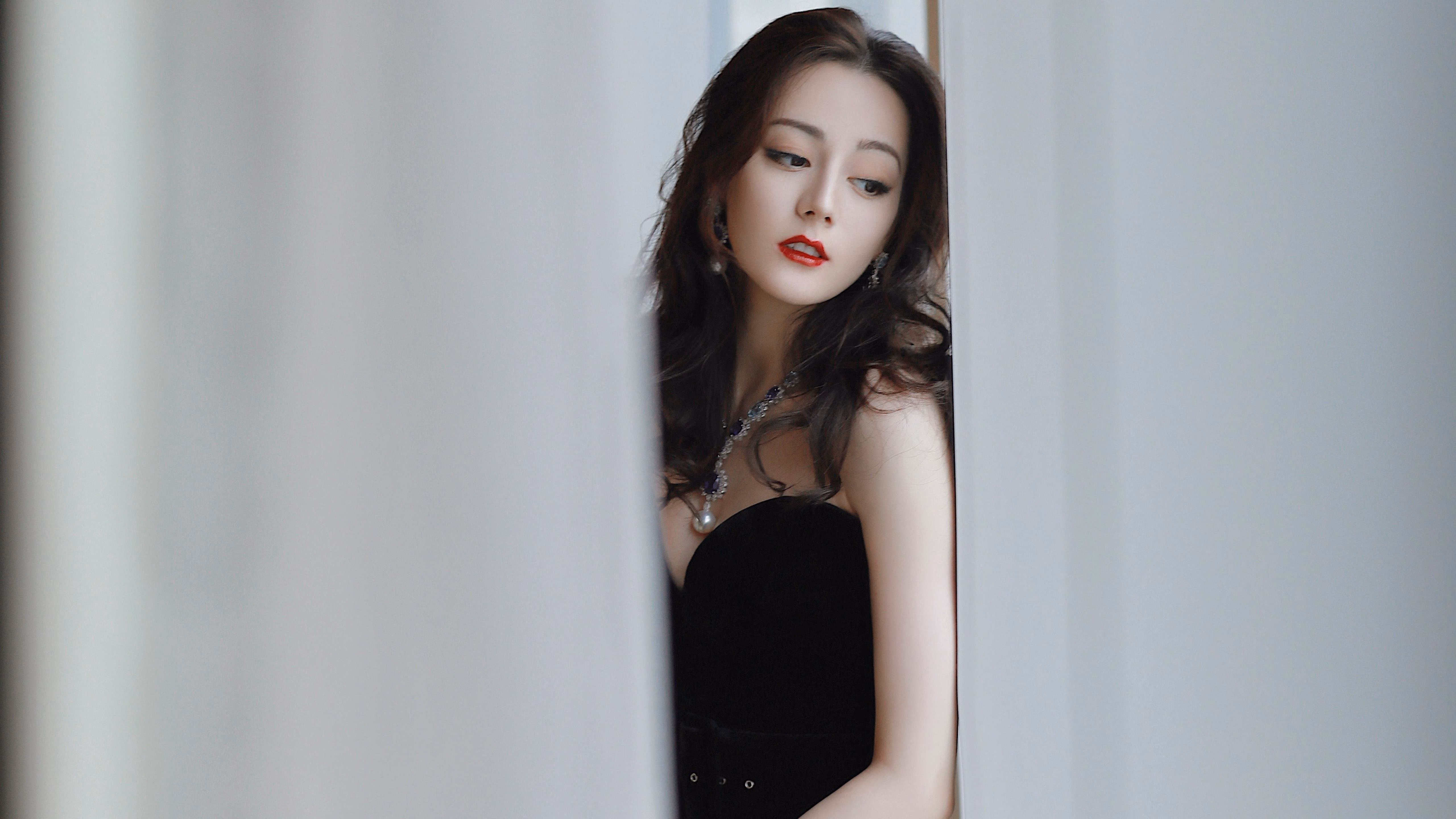 开云sport-火箭爆发连续得分狂潮压制马刺，拉文关键表现锁定胜局